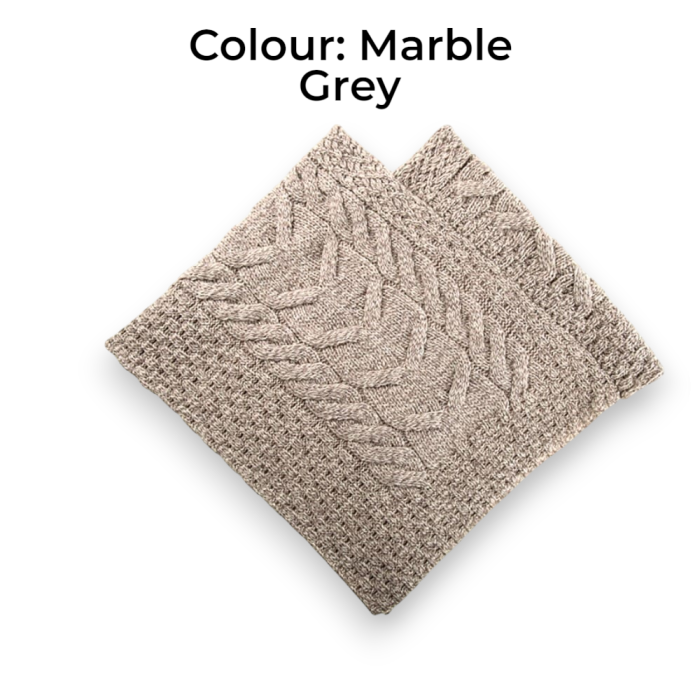 Walker and Hawkes – Kids’ Supersoft Merino Wool Cotebrook Poncho  100% Merinó gyapjúból készült, puha és meleg gyermek poncsó - Image 4