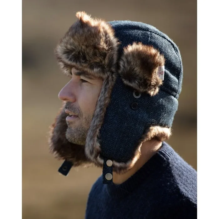 Walker & Hawkes – Harris Tweed Charles Trapper Hat - Image 2