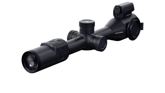 PARD Night Stalker 4K 2.0 LRF 70 mm objektív oldalról