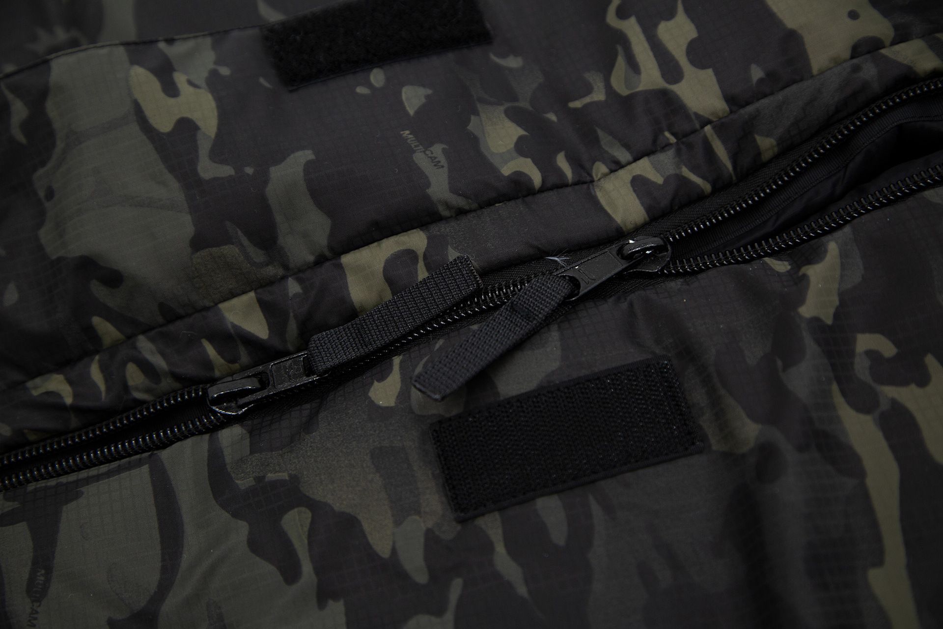Carinthia Defence 4 háromévszakos G-LOFT hálózsák – Multicam Black – gyári termékfotó 36