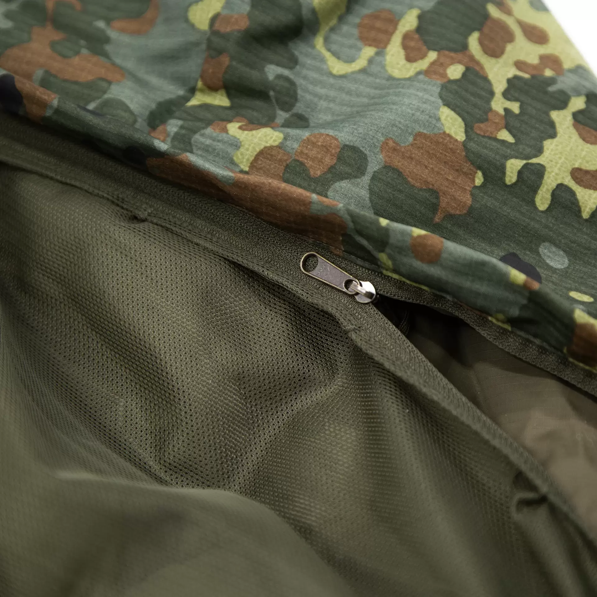 Carinthia Tropen – nyári hálózsák szúnyoghálóval – 5 színű Flecktarn – gyári termékfotó 34