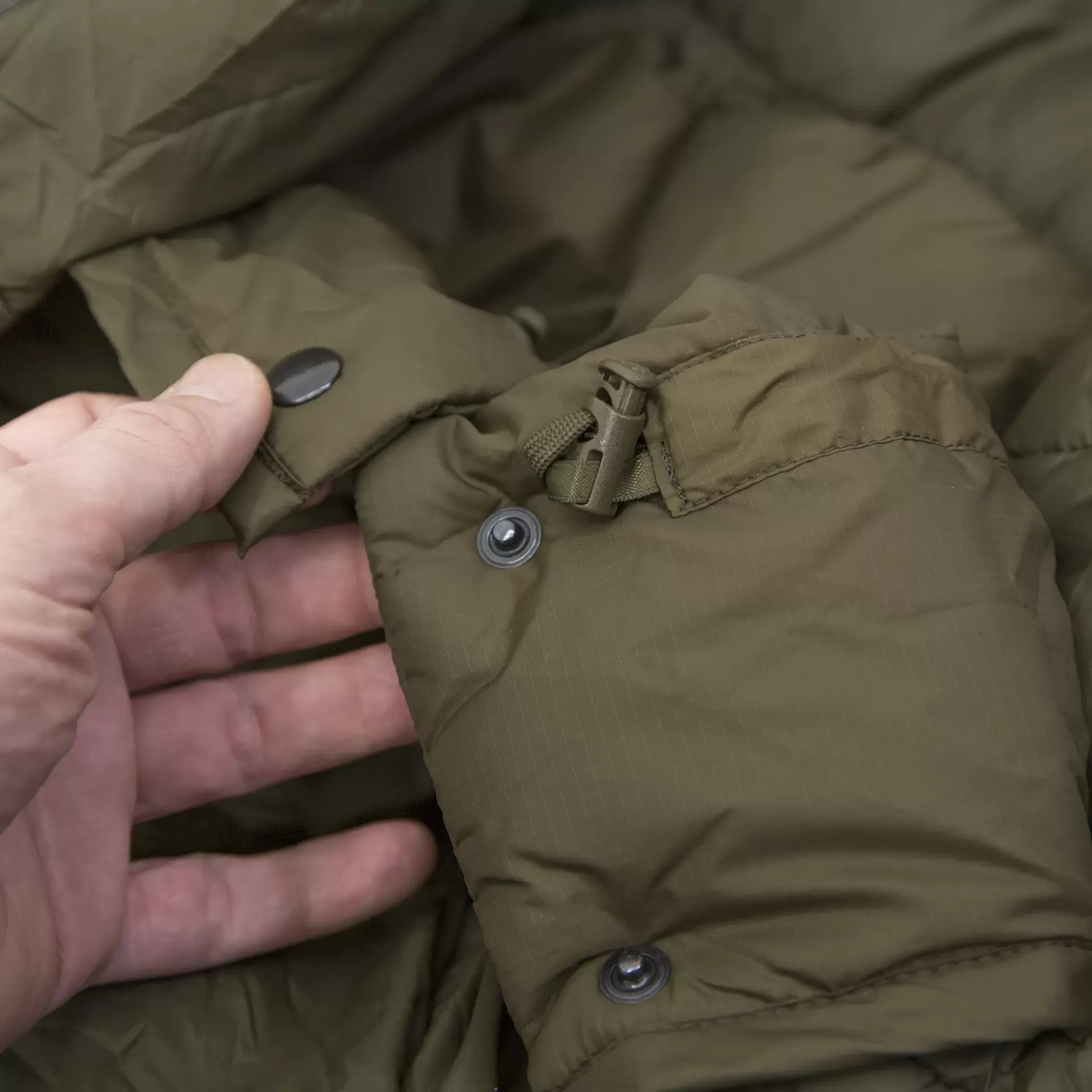 Carinthia Defence 6 téli G-LOFT hálózsák – Olíva – gyári termékfotó 5