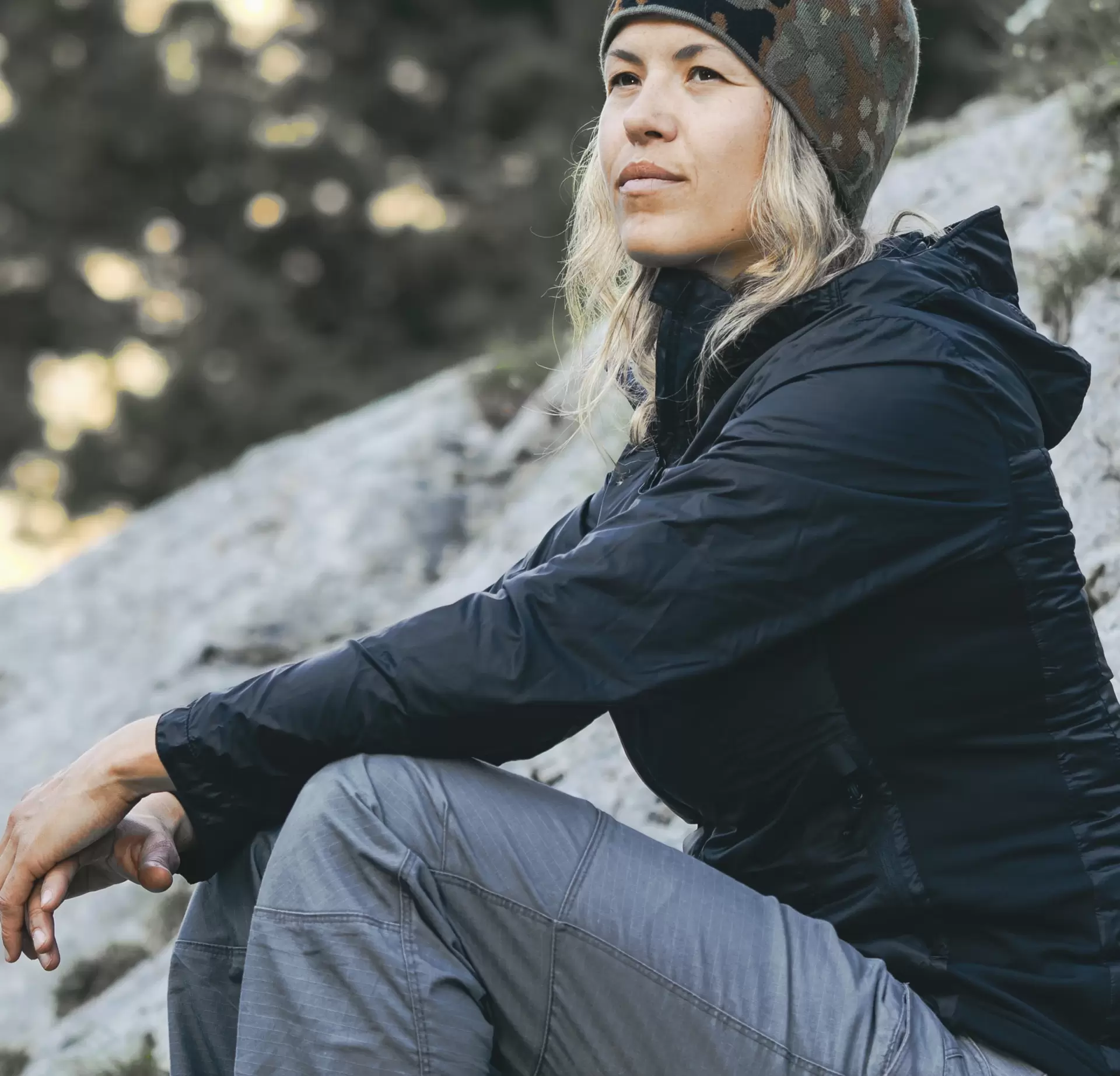 Carinthia G-LOFT® TLG Jacket Lady női szigetelt kabát – Fekete – gyári termékfotó 2