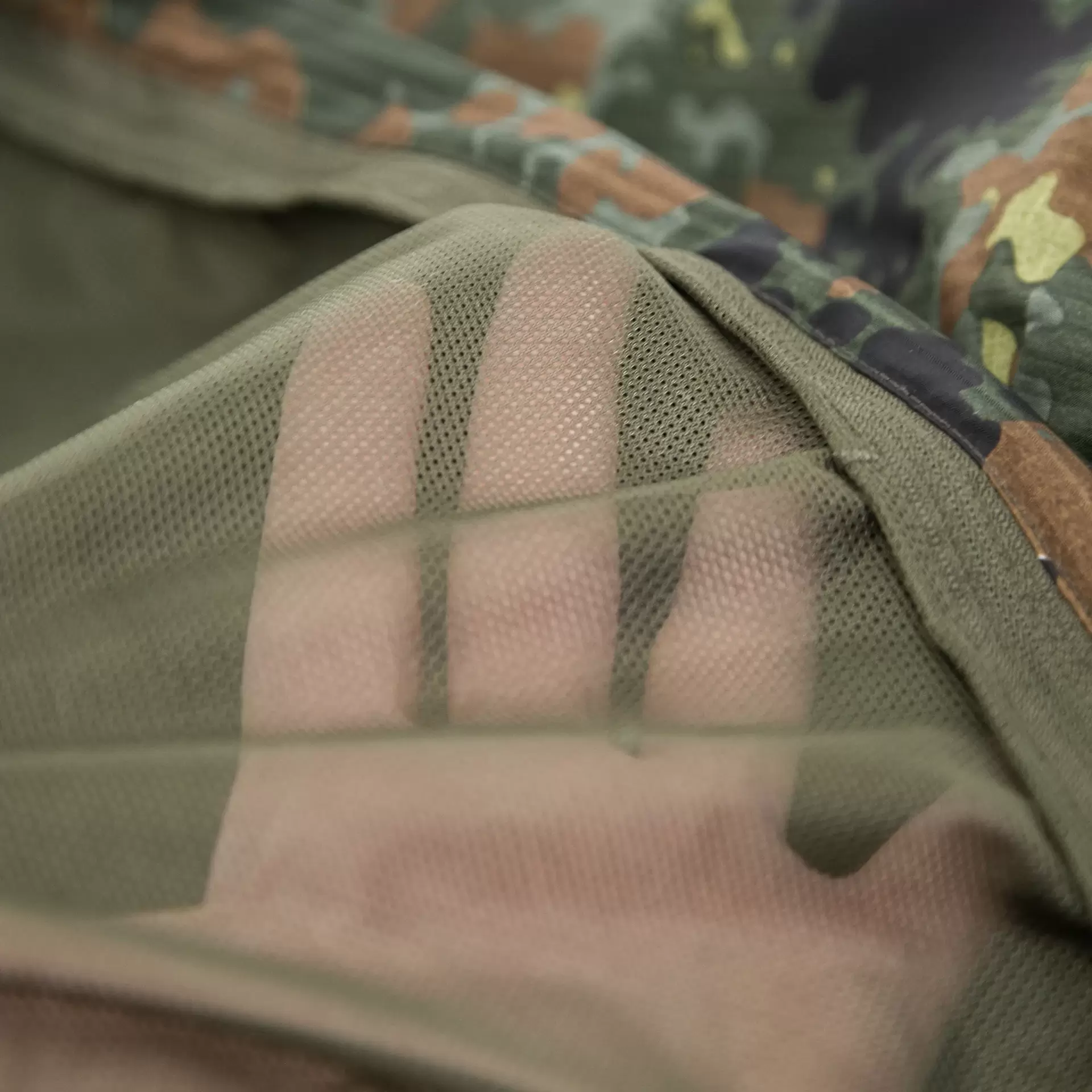 Carinthia Tropen – nyári hálózsák szúnyoghálóval – 5 színű Flecktarn – gyári termékfotó 35