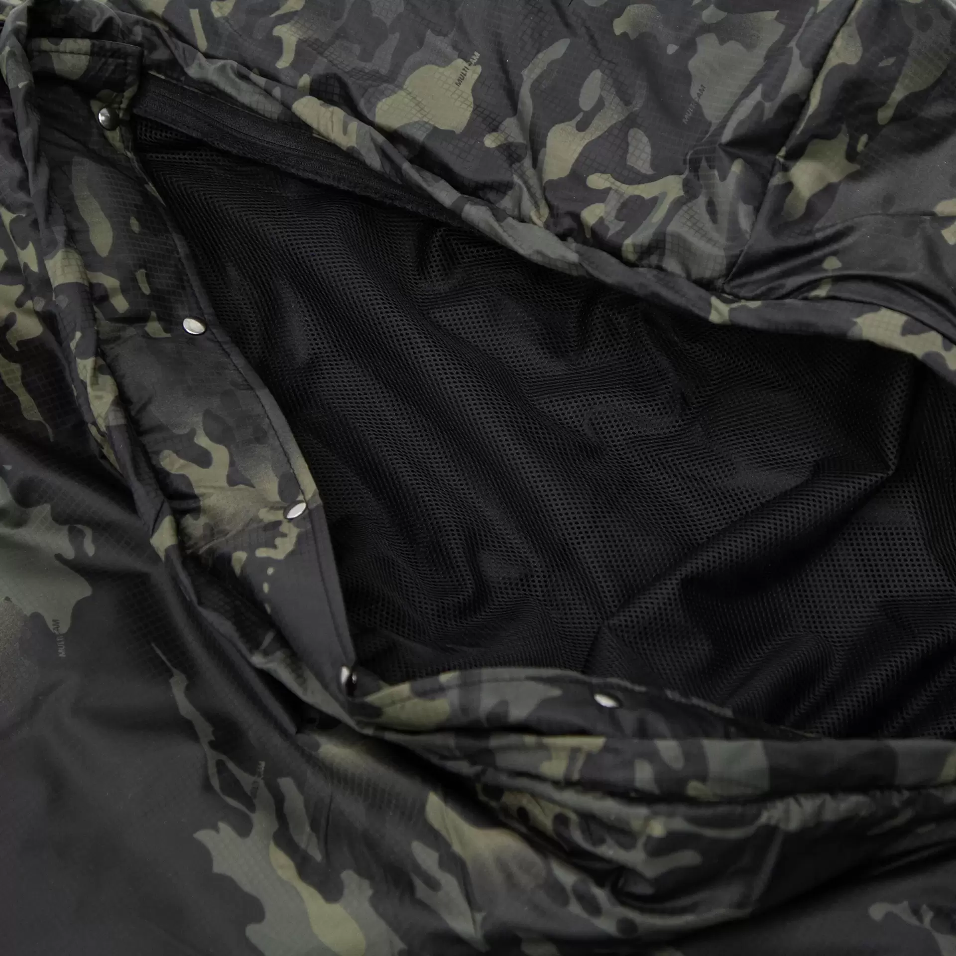 Carinthia Tropen – nyári hálózsák szúnyoghálóval – Multicam Black – gyári termékfotó 43