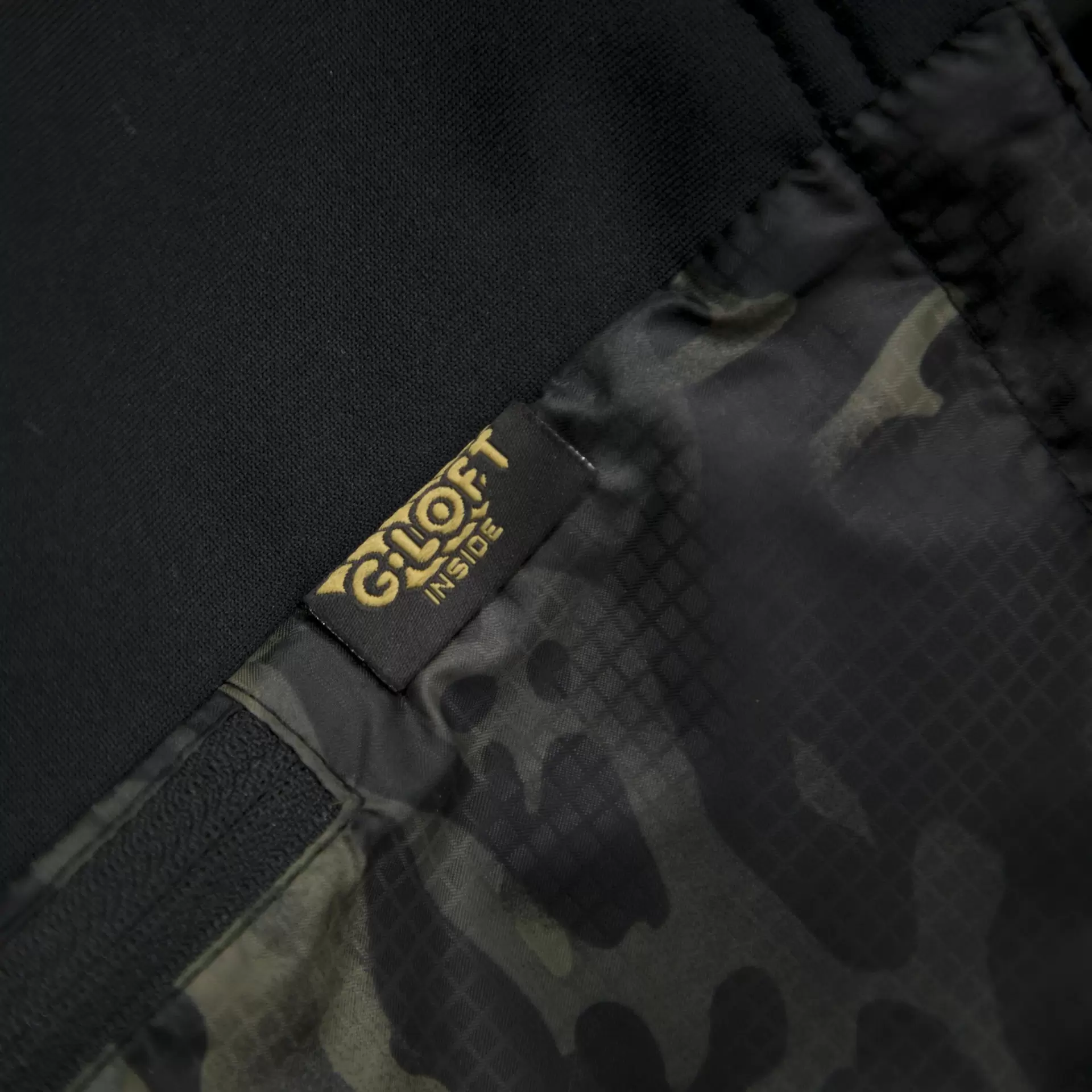 Carinthia G-LOFT® TLG Jacket könnyű szigetelt kabát – Multicam Black – gyári termékfotó 15