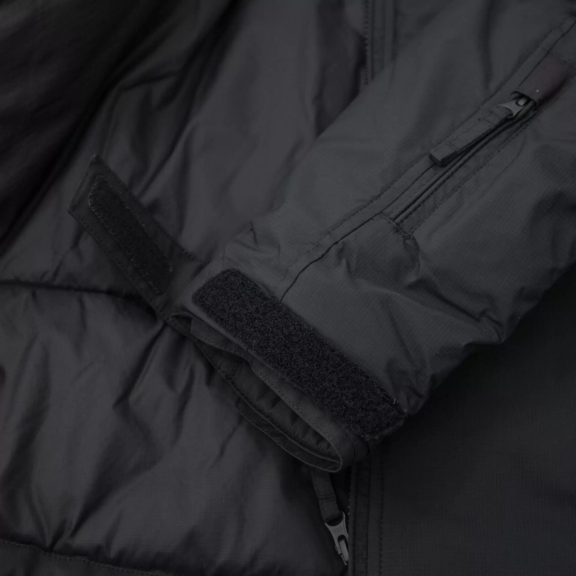 Carinthia HIG 5.0 Jacket – nagy szigetelésű téli kabát – Fekete – gyári termékfotó 25
