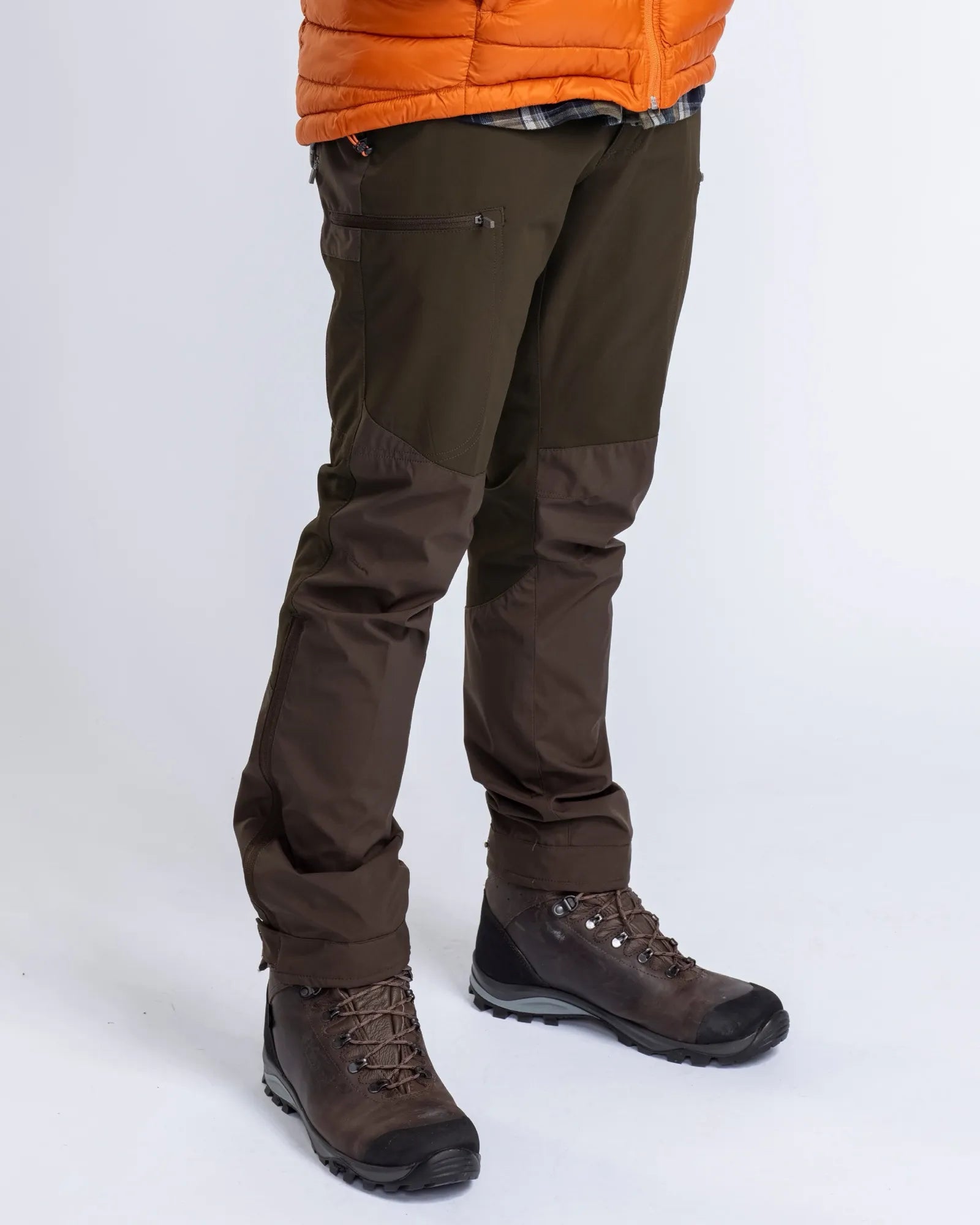 Abisko Trousers M's – D.Olive/Suede Brown (186) – 5402