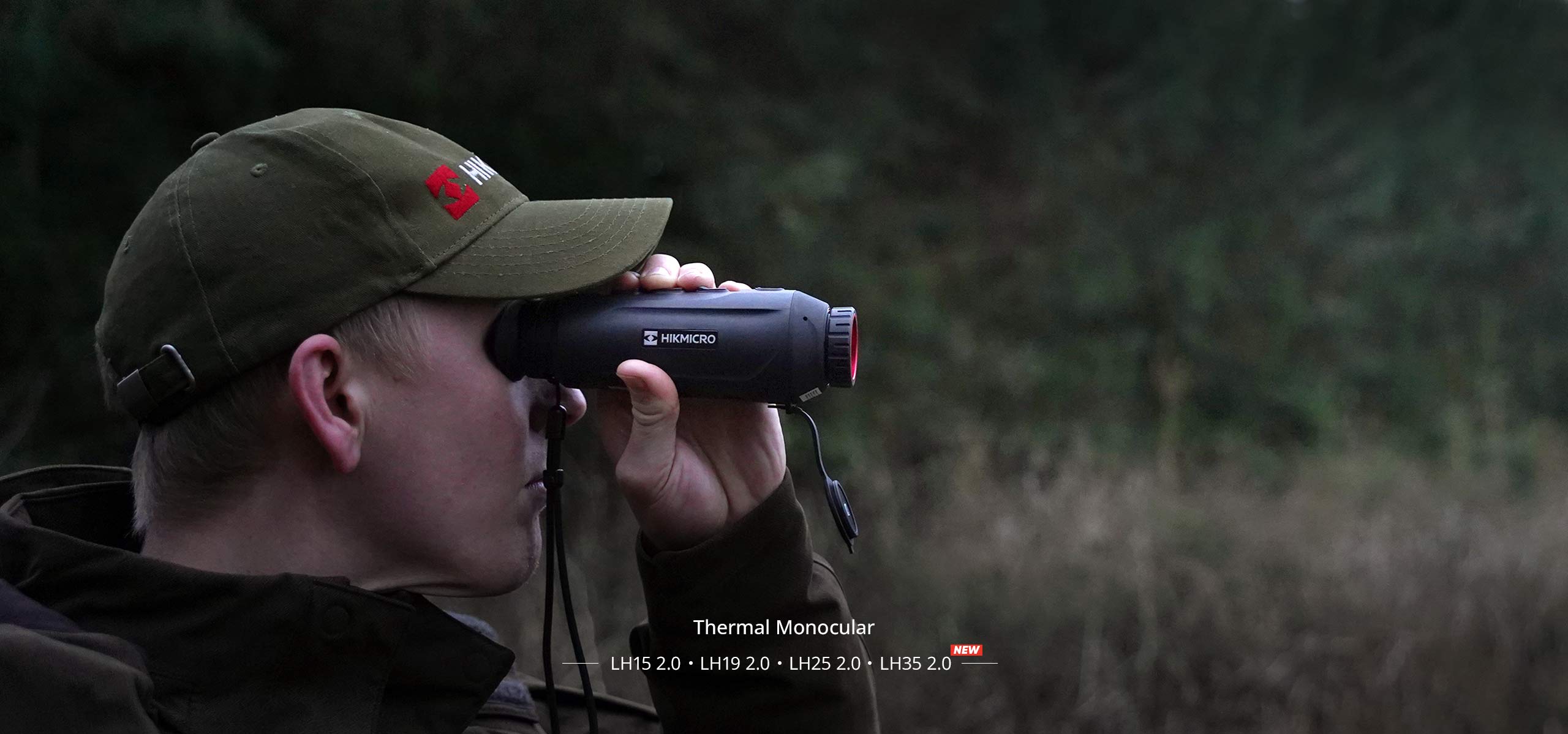 LYNX 2.0 – gyári sorozatfotó kézben tartott terepi megfigyelésről.