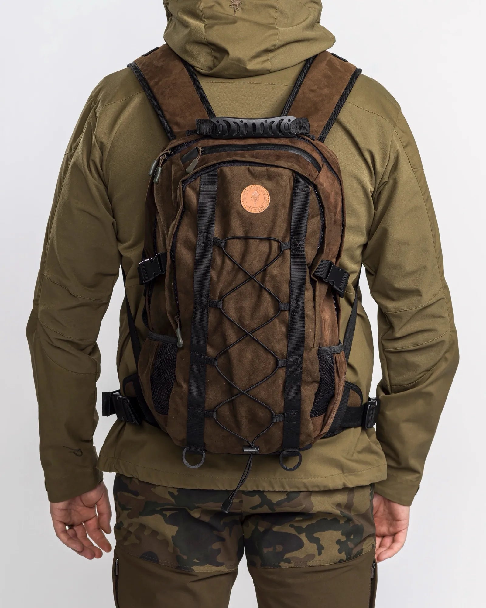 Pinewood® 22L Outdoor Backpack – Suede Brown (241) – 5498
