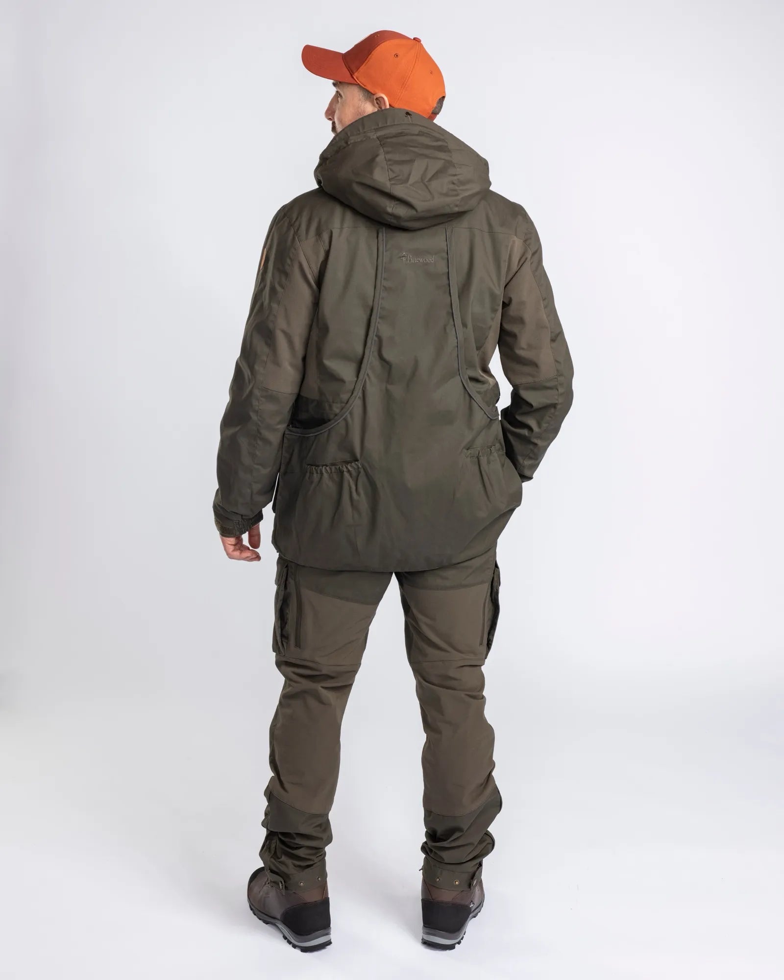 Pinewood® Dog Sports Trainer Jacket M´s – Moss Green (135) – 5280
