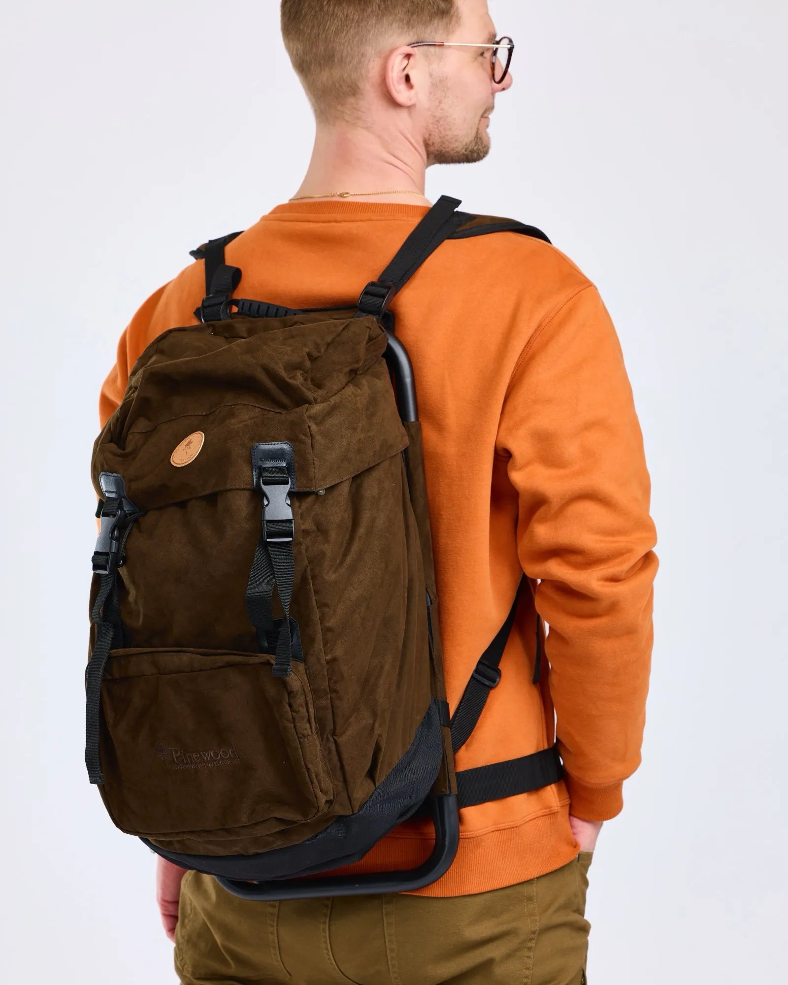 Pinewood® Hunting Chair Backpack – Suede Brown (241) – 9613