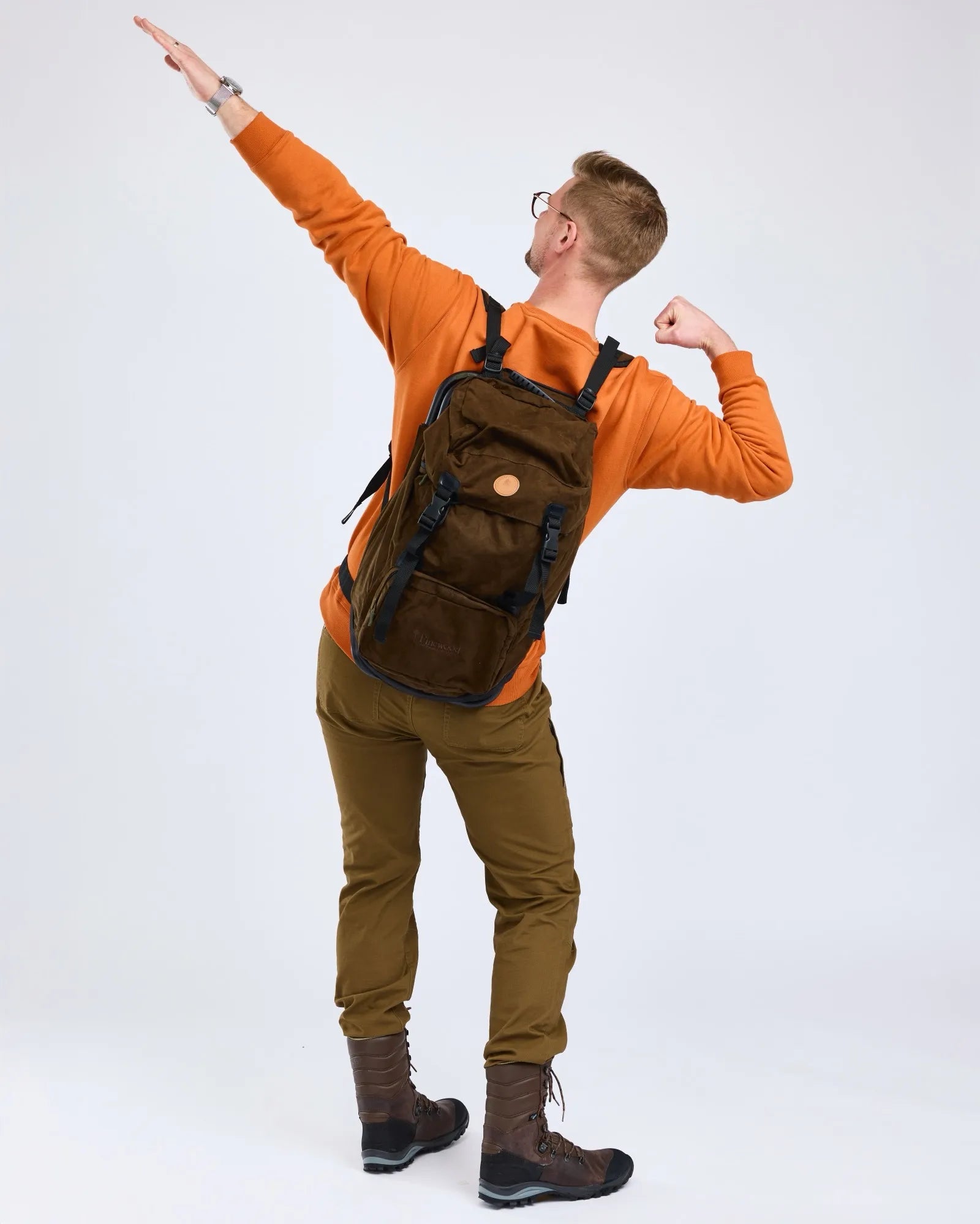 Pinewood® Hunting Chair Backpack – Suede Brown (241) – 9613