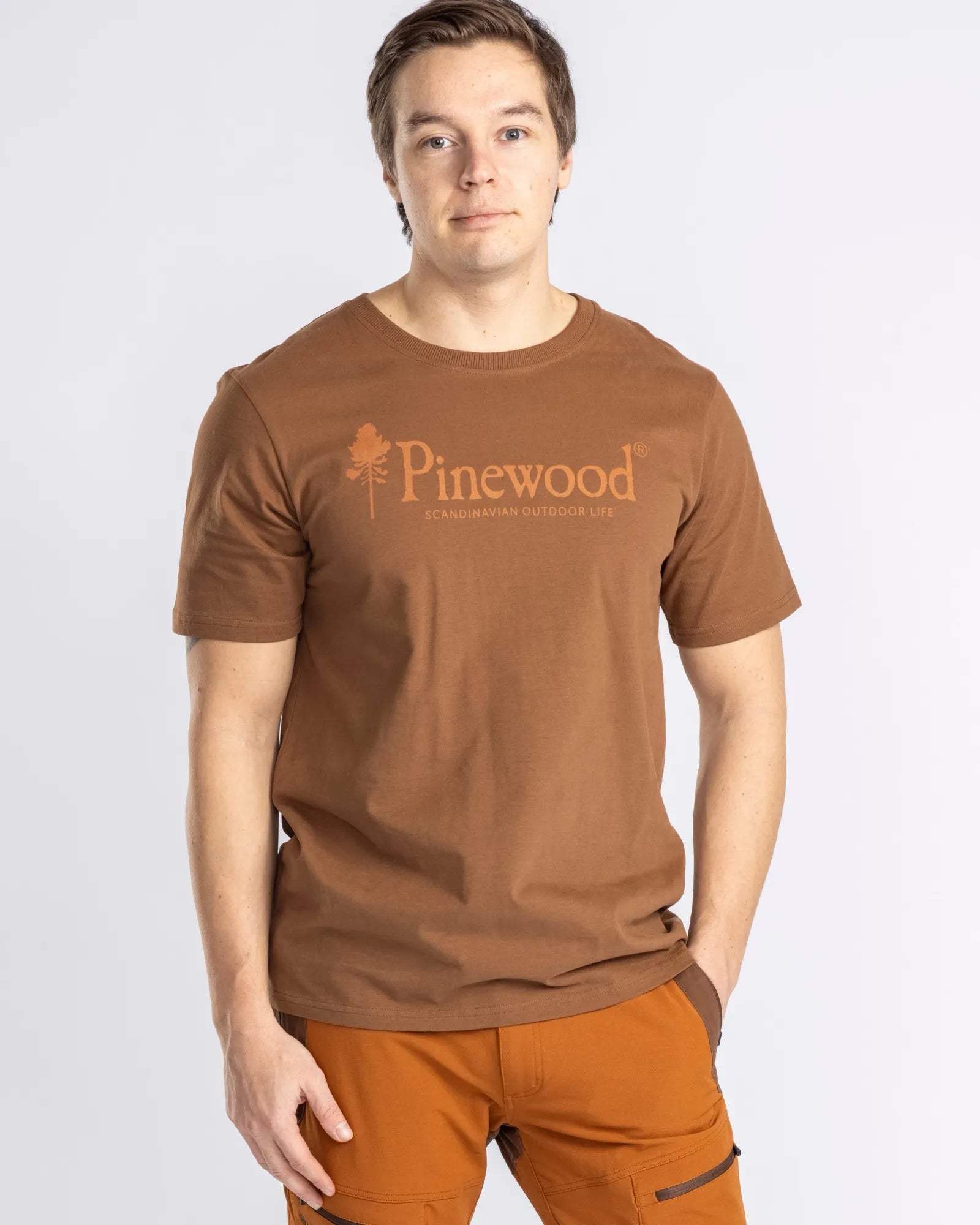 Pinewood® Outdoor Life T-shirt M's – Nougat (213) – 5445