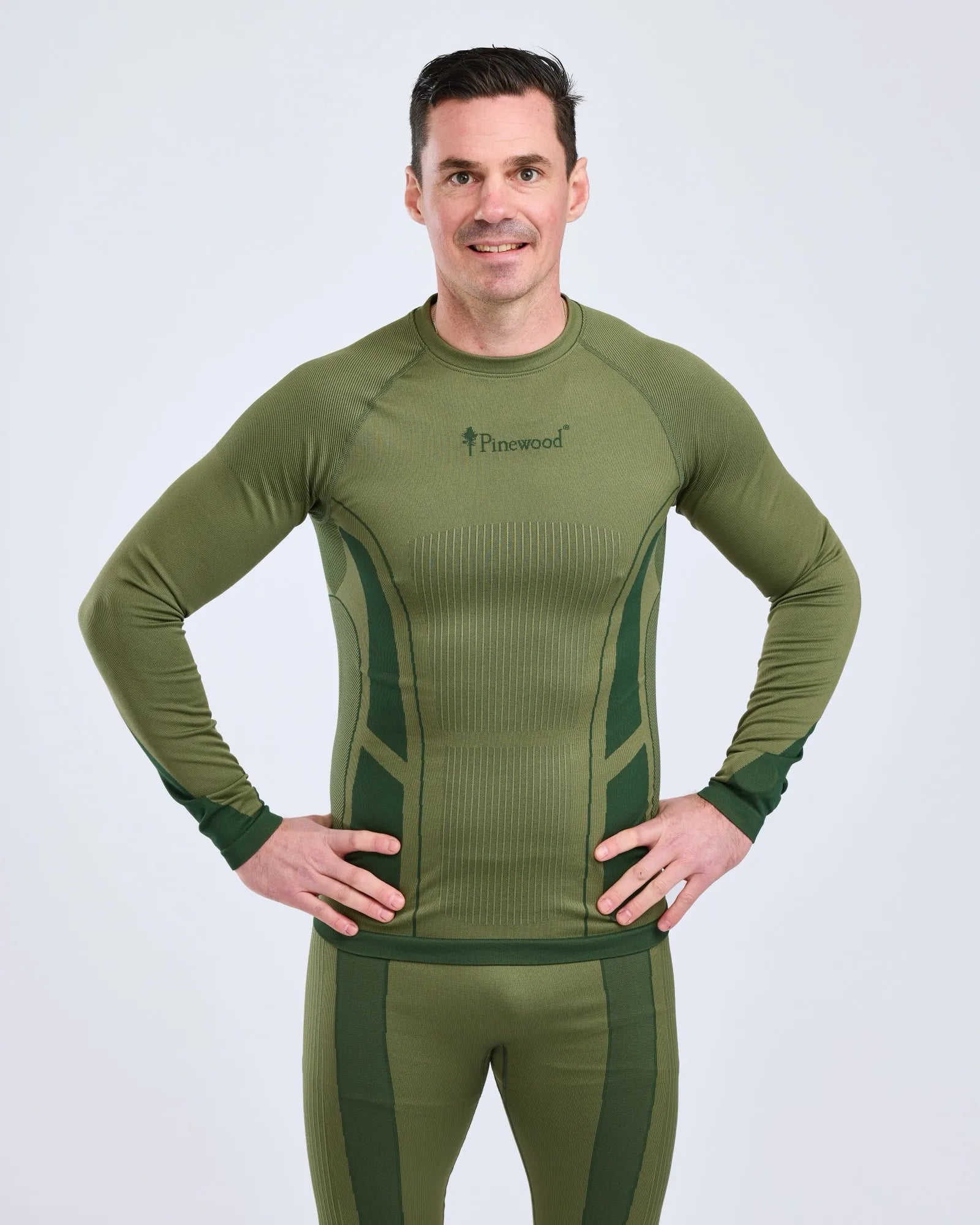 Pinewood® Seamless Function Base Layer Set M's – Olive Green (770) – 5608