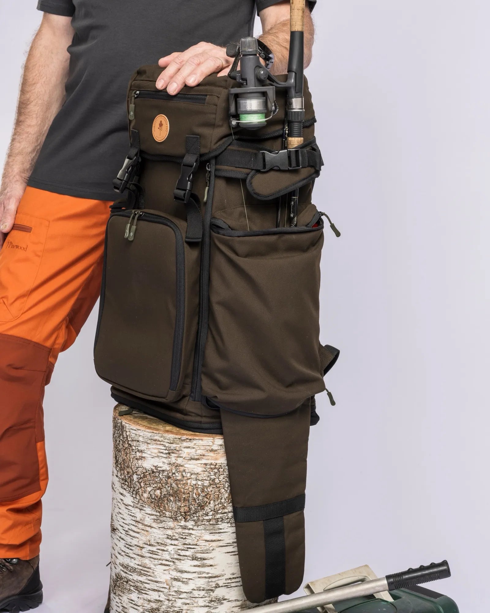 Pinewood® Wildmark 2.0 Chair Backpack – Suede Brown (241) – 1910