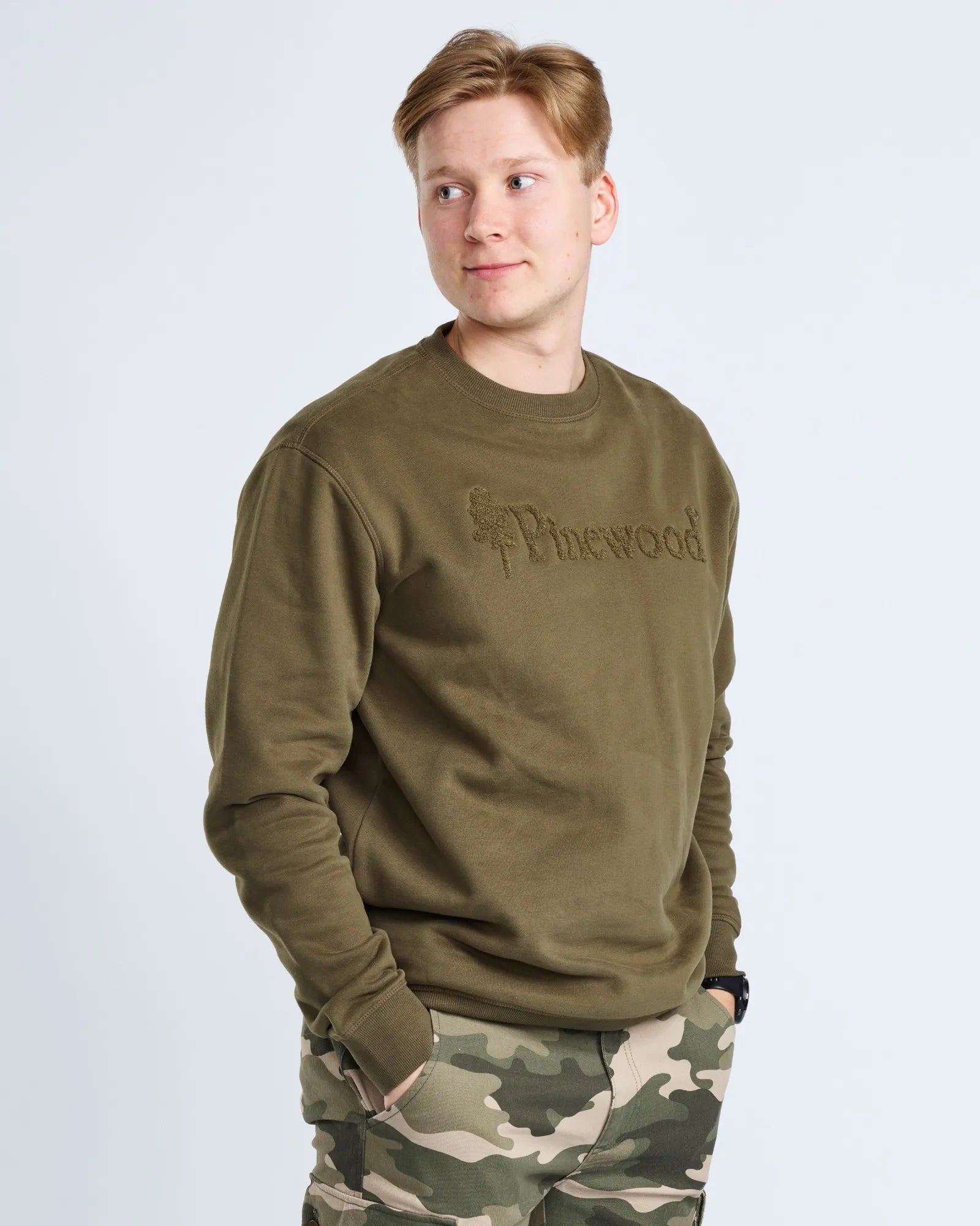 Värnamo PW Logo Sweater – D.Green (103) – 5468